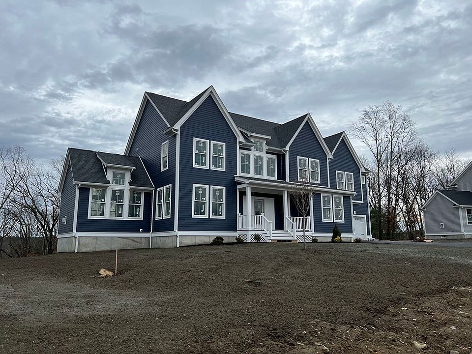 2nd image of 6 Blue Heron Ct