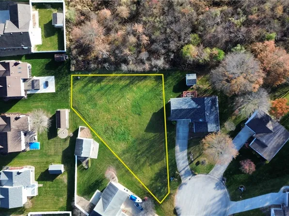 Cherrywood Ct, Mineral Ridge, OH 44440