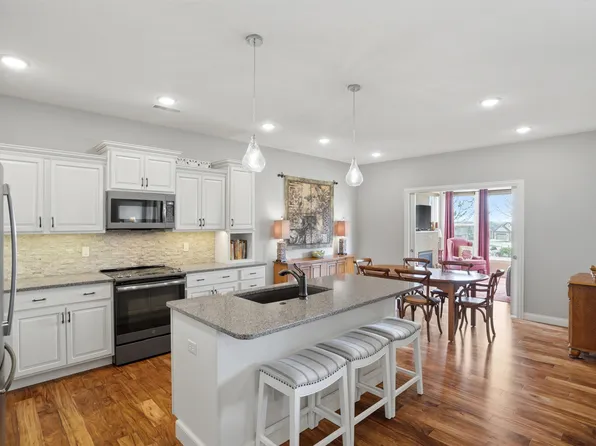 3920 Tolarian Dr, Columbia, MO 65203
