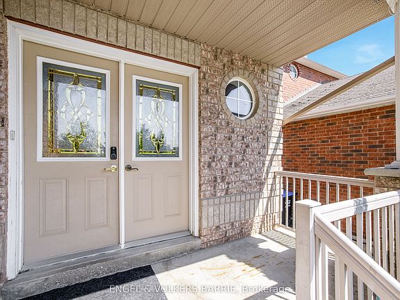 3rd image of 1376 Rankin Way