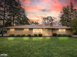 2863 Hickory Lawn Rd, Rochester Hills, MI 48307