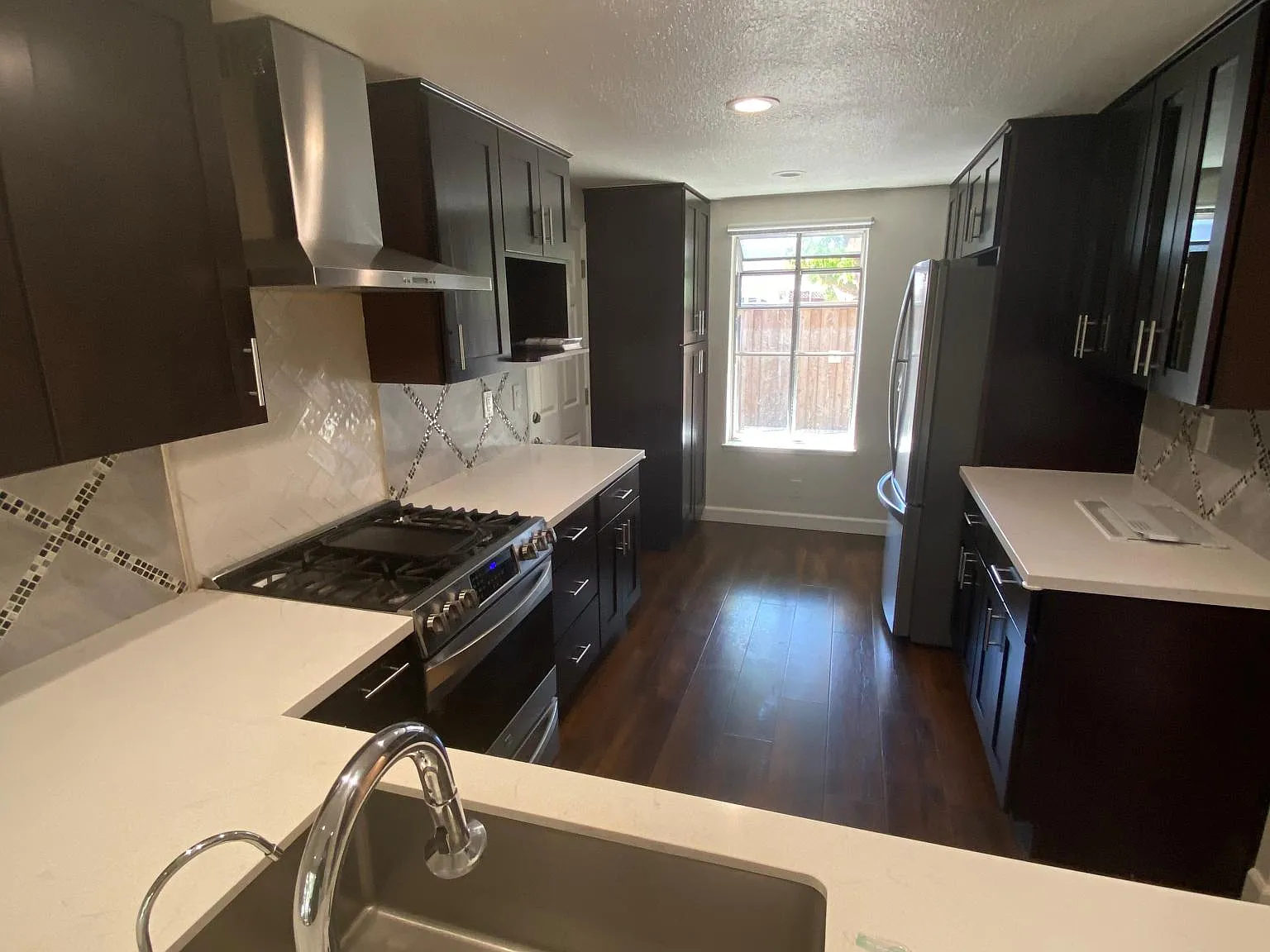 3 bed, 1421 sqft, $4,125 — Photo 4