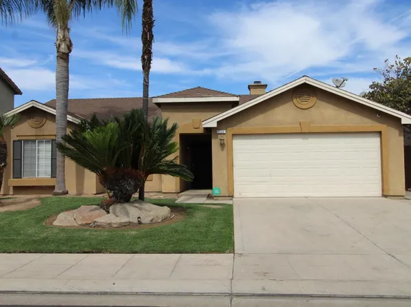 5233 E Harvest Ln, Fresno, CA 93725