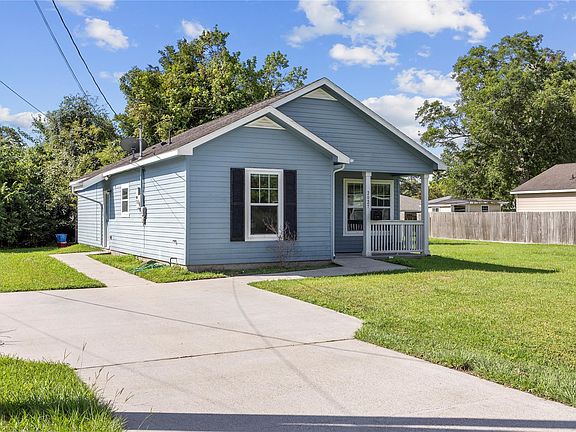 2nd image of 2027 Rosalee St
