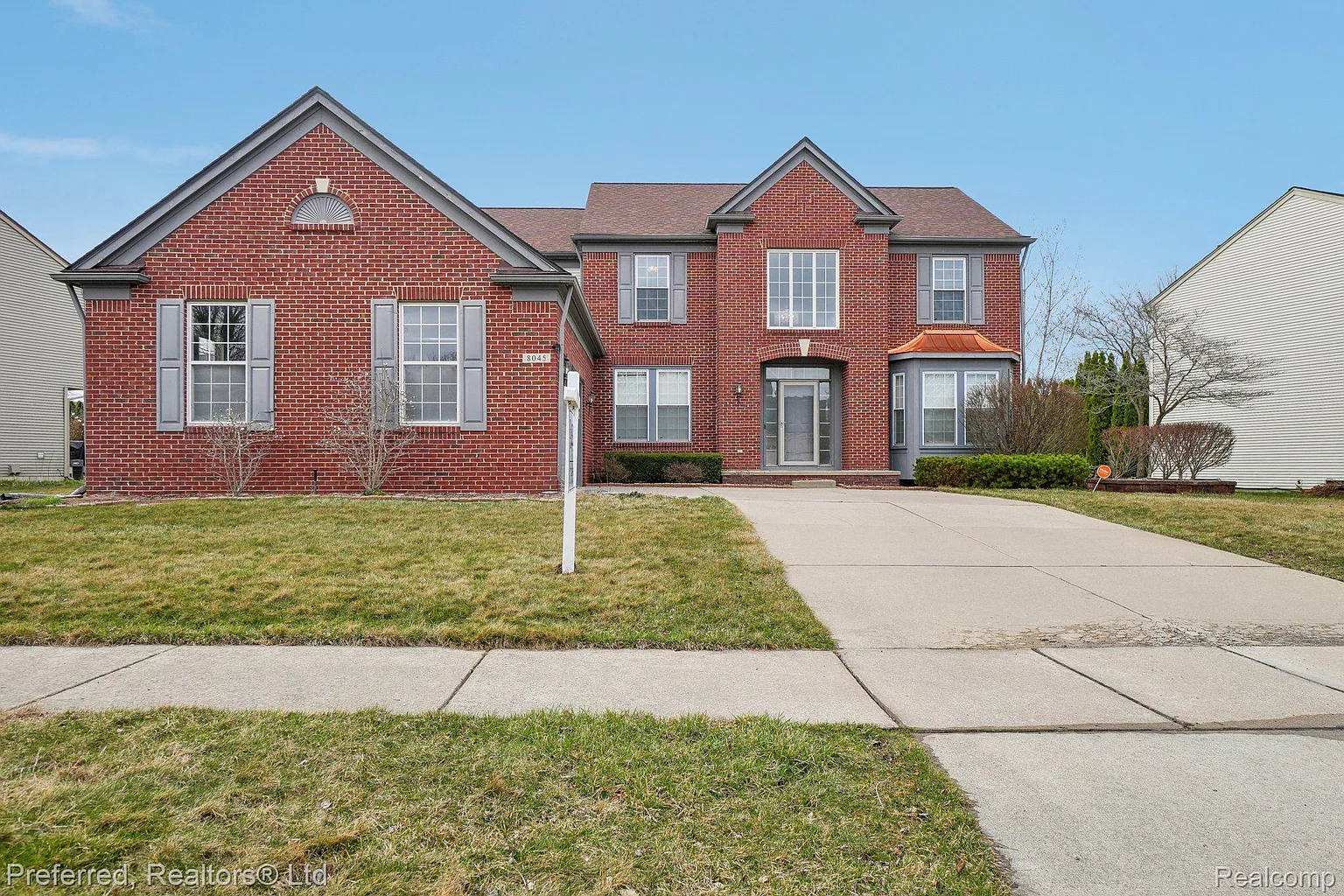 8045 Creek Bend Dr photo 1