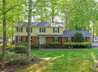 3185 Shaftesbury Ln, Winston Salem, NC 27105