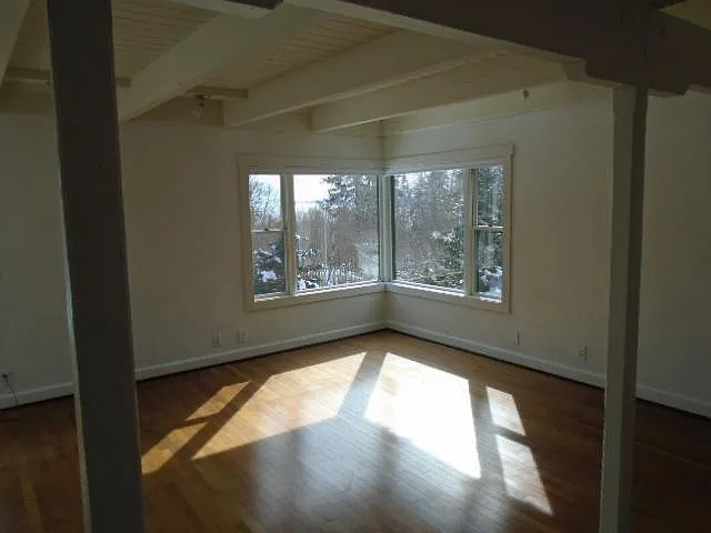 3 bed, 2431 sqft, $2,975 — Photo 3