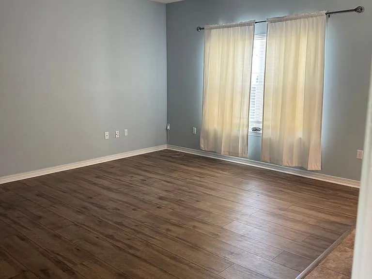 156 Creve Core Dr — Photo 4