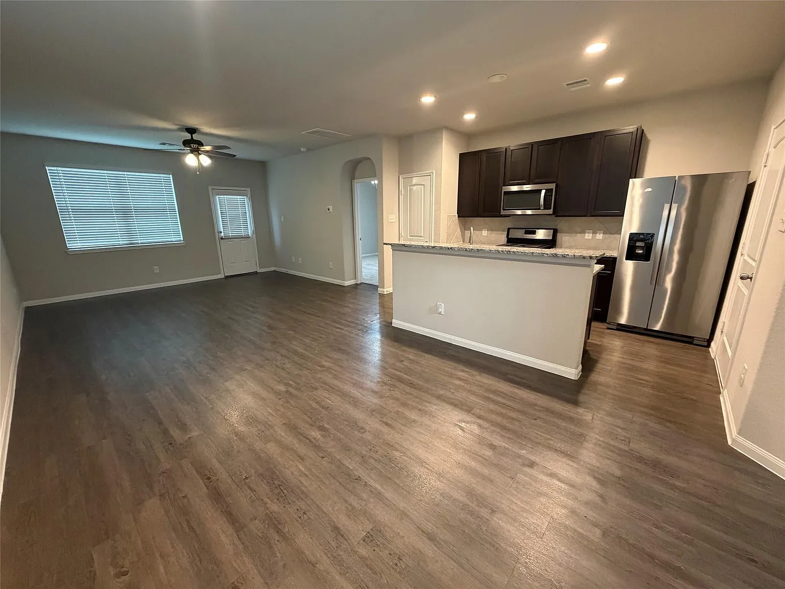3 bed, 2.5 bath, 1736 sqft, $1,850 — Photo 4