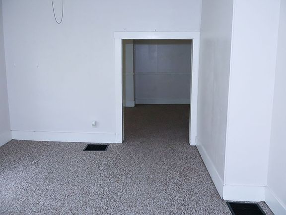 5th image of 1020 W Kirkwood Ave