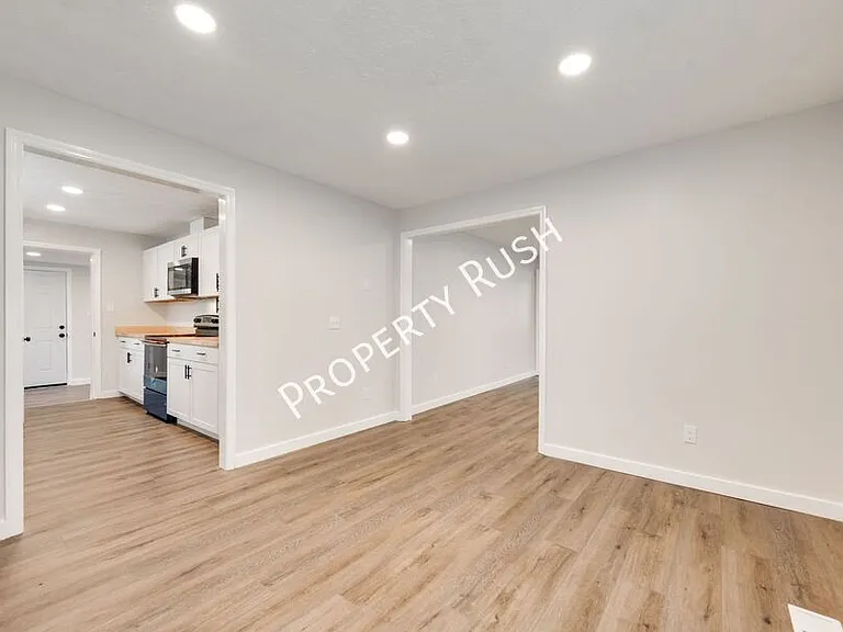 1524 Happy Valley Rd — Photo 8