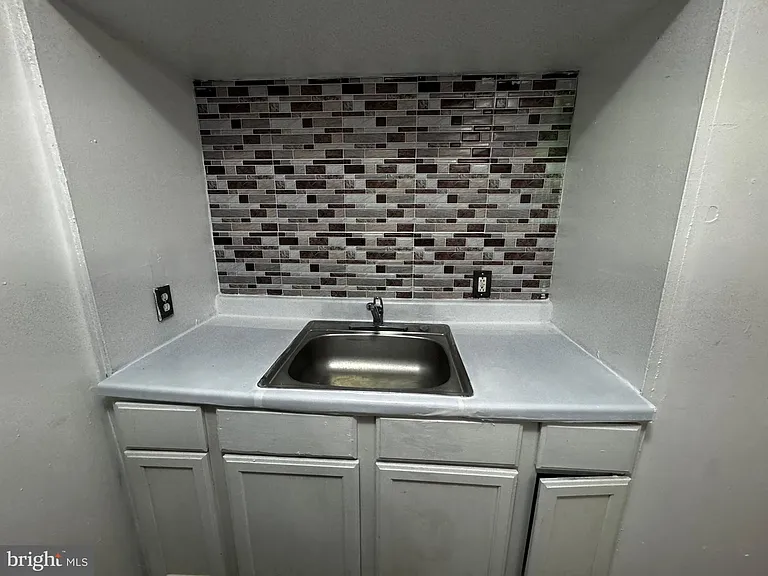 323 Vine St E #B — Photo 5
