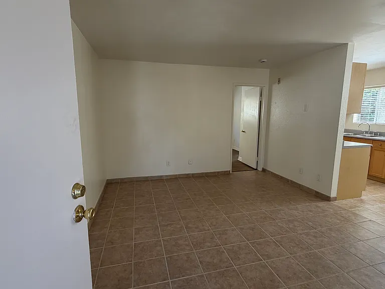 4857 College Ave #8 — Photo 2