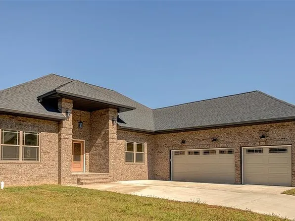 8629 Savoy Ln, O'Fallon, IL 62269