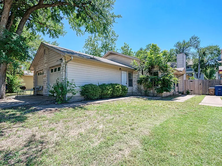 12408 Deer Falls Dr #B — Photo 2