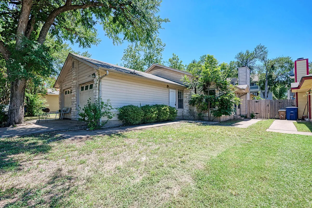 Building Photo - 12408 Deer Falls Dr #B