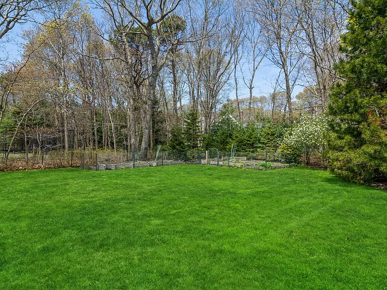 8 Indian Pipe Dr — Photo 43