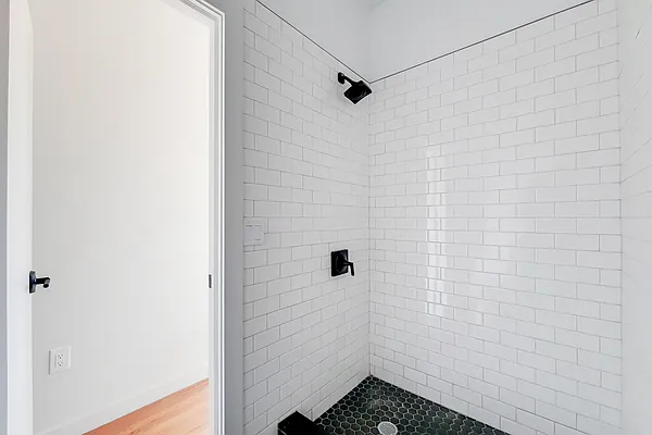 Rented by REAL New York | media 17