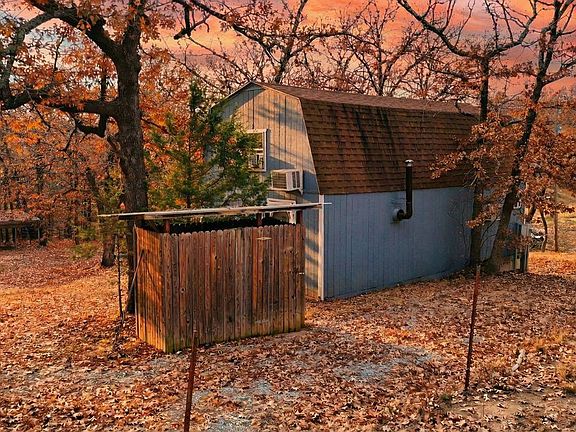 3rd image of 2448 Arapaho Rd