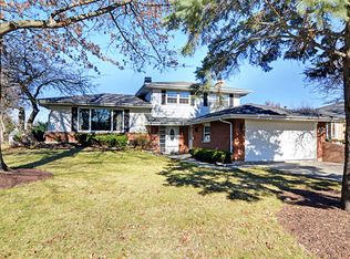 1402 Greenbriar Ln, Darien, IL 60561