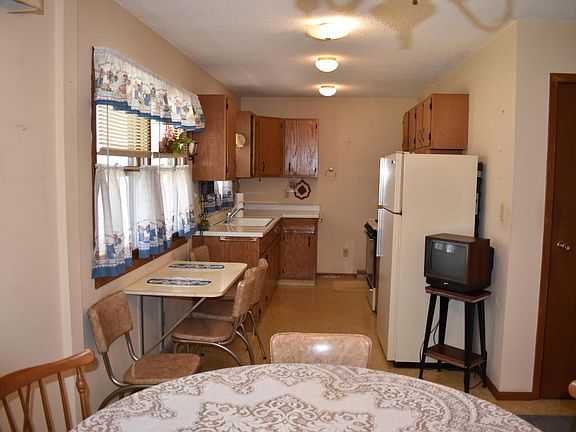 5th image of 406 N Quincy St