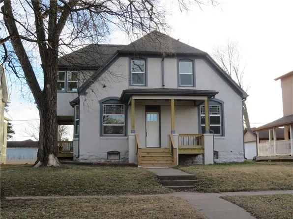 403 W Peoria St, Paola, KS 66071