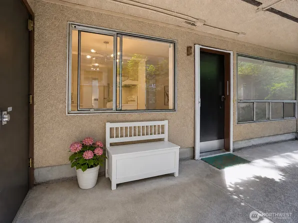 8354 11th Avenue NW #5, Seattle, WA 98117
