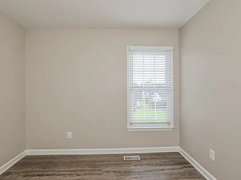 235 Lorraine Dr — Photo 12