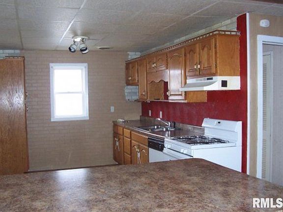 3rd image of 500 E Pine St