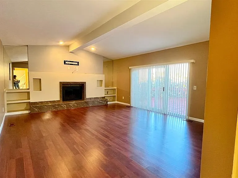 2852 Mayfair Dr — Photo 16