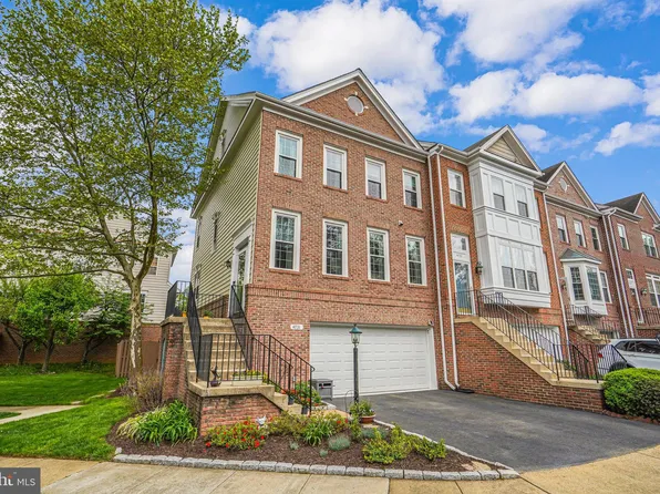 4731 Thornbury Dr, Fairfax, VA 22030