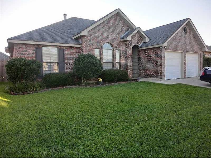 1st image of 211 White Oak Dr