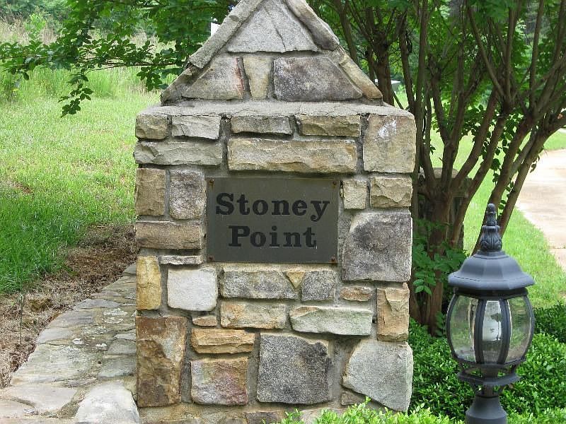 1st image of 202 Coves End Ct