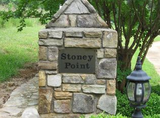 202 Coves End Ct, Belews Creek, NC 27009