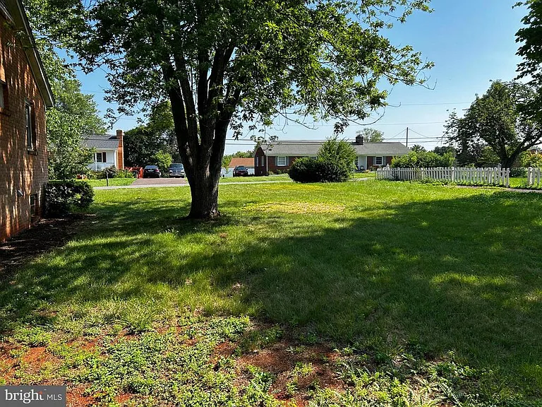 525 Azalea St — Photo 23