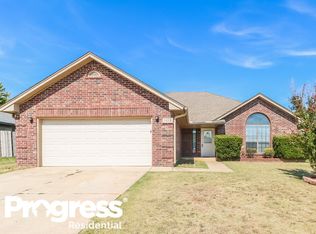 1813 SE 14th St, Moore, OK 73160