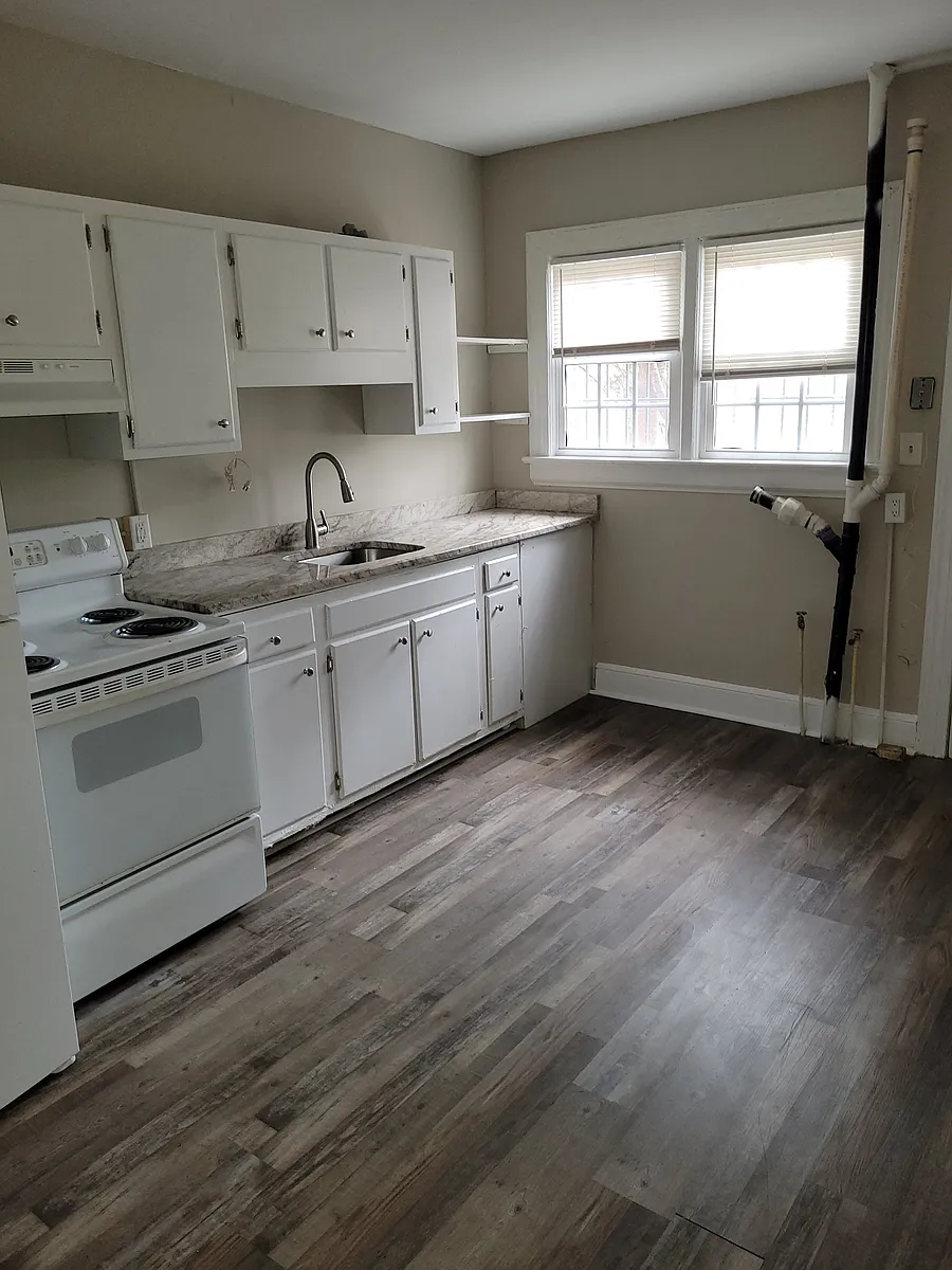 Building Photo - 814 Sunset Ave #1