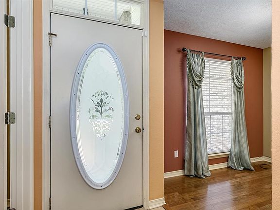 4th image of 2232 Valle Escondido Dr