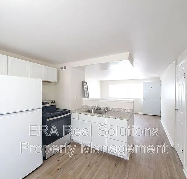 3600 Cushing Dr #B — Photo 4