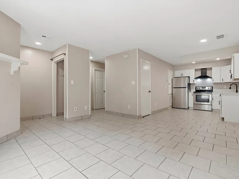 6366 W Fairfield Dr #C — Photo 2