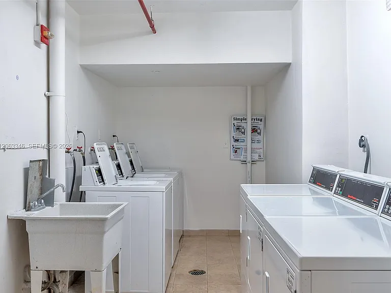 1000 West Ave #515 — Photo 18