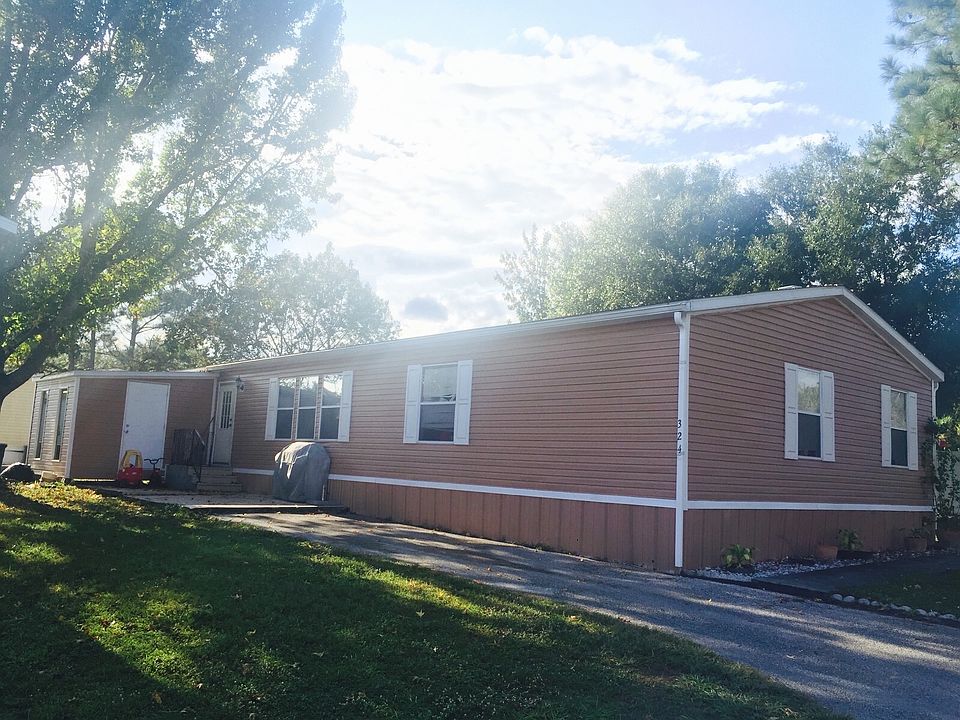 1st image of 324 Trotter Ct
