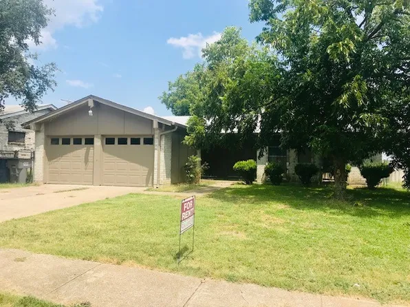 1322 Oakbrook St, Lancaster, TX 75134