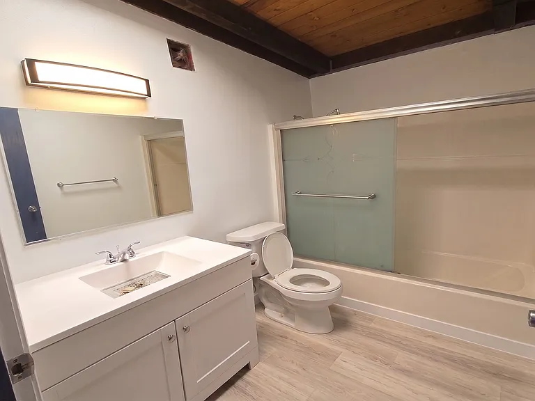915 E Blithedale Ave #4 — Photo 6