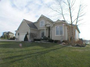 829 SW Lake Pines Dr, Lees Summit, MO 64082