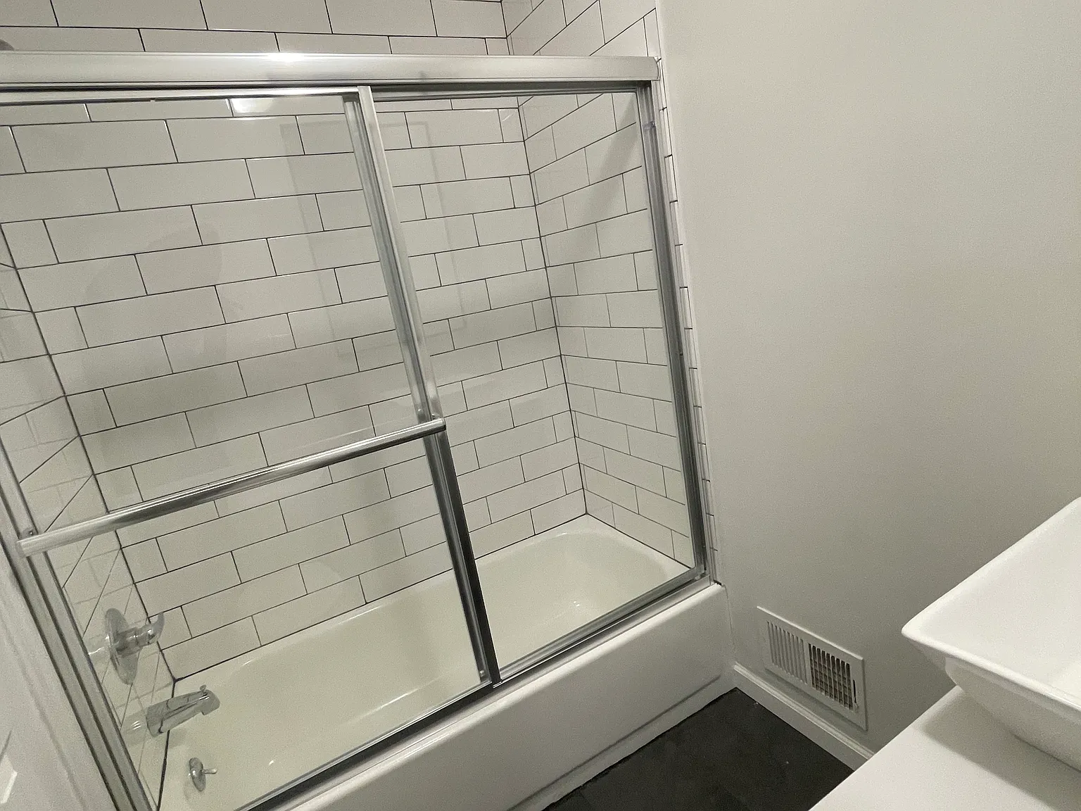 1 bed, 750 sqft, $2,200 — Photo 4