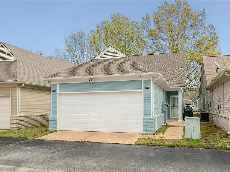 1201 Misty Isle Dr — Photo 8