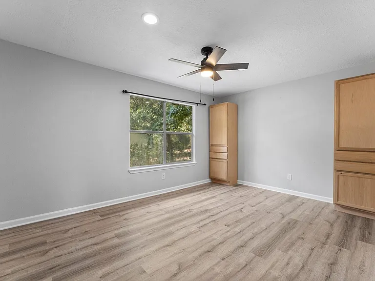 2 Ground Brier Ct — Photo 19
