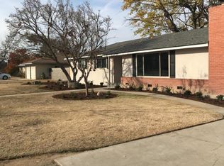 5465 E Hampton Way, Fresno, CA 93727