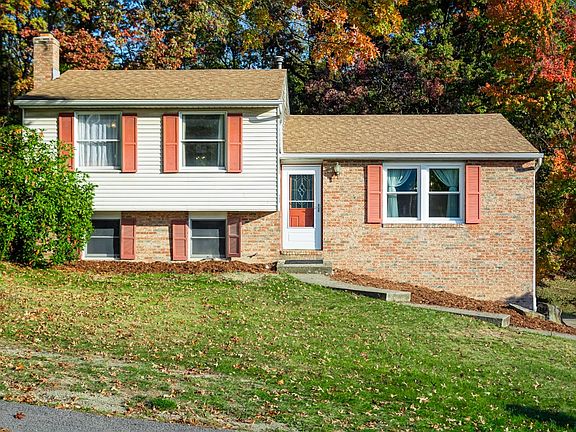 2nd image of 726 Skyview Dr